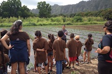 Puohala School visits Waimanalo Research Station; Amber Tateno presents
